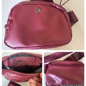 Zyia crossbody bag in a gorgeous scarlet color!